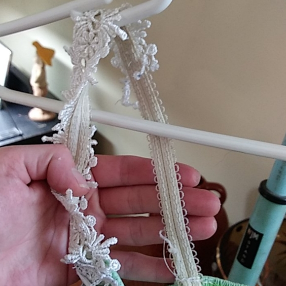 Ladies green and white lace halter tank - Picture 4 of 4